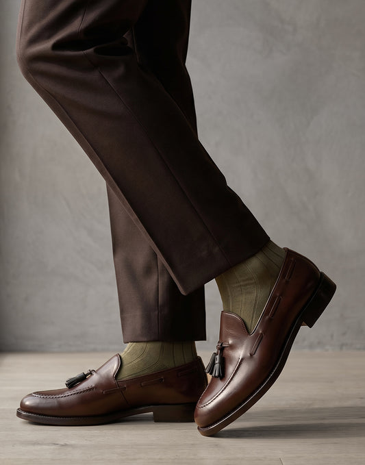 Mocassino tassel loafer in pelle marrone con nappine